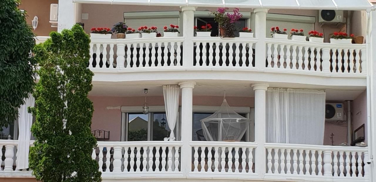 Sunny House Apartman Szeged Exterior photo